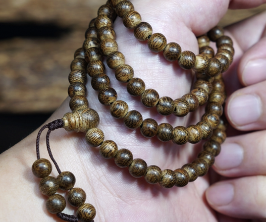 Vòng Trầm Hương 108 Hạt CH2