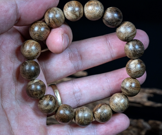 Vòng Trầm Hương VT242